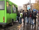 Харьковчане пересели с трамваев и троллейбусов в маршрутки, а в аэропорту всплеск перелетов международными линиями