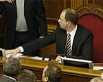 «Регионалы» хотят отставки Яценюка. Мнения Януковича и фракции разошлись