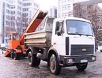 Дороги Харькова расчищают от снега