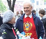 Первомайский пикет трудящихся возле областной организации профсоюзов