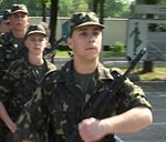 Чем интересна военная служба, с маленькими школьниками поделились курсанты