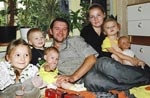 Большинство украинцев негативно относятся к многодетным семьям