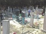 В поселке Бритай несовершеннолетний разгромил кладбище