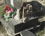 Задержаны вандалы, которые грабили могилы в Сахновщинском районе