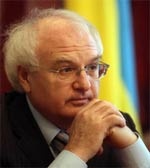 Депутаты облсовета требуют отставки министра образования Ивана Вакарчука
