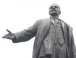 Памятник Ленину отмыли