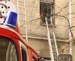 Во время пожара в общежитии академии городского хозяйства МЧСники спасли двух студентов