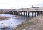 Мужчина совершил самоубийство, прыгнув с моста в реку