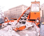 В Харькове убирают снег 222 машины и 191 дорожный рабочий