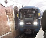 28-летний мужчина упал под поезд метро