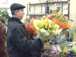 Только 32% мужчин 8 Марта подарят женщинам цветы
