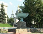 Спуск Халтурина стал Соборным, а сквер возле него – Покровским. В Харькове переименовали некоторые улицы и дали названия безымянным