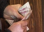 Работникам завода Шевченко начали выдавать зарплату