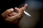 Дело - табак. Украинцам запретили курить на детских площадках, в поездах и такси