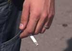 Милиционеры начинают штрафовать курильщиков