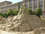 Песчаный городок на площади Свободы завершит работу 16 августа