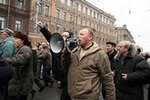 Российский писатель просит политического убежища в Украине