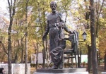 Шестьдесят лет врачебной практики и около миллиона пациентов. В Харькове появился памятник легендарному офтальмологу Леонарду Гиршману