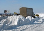 В снежном плену. За сутки спасатели вытащили из сугробов два автобуса, грузовик и карету скорой помощи