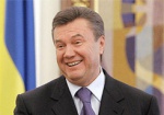 Янукович продолжает принимать поздравления