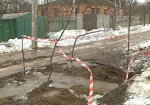 Трубы отремонтировали, но не зарыли. В Харькове после зимнего ремонта остались десятки ям