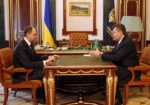 Янукович отозвался на письмо Яценюка и пригласил его к себе