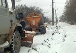 Весенний снег вновь выгнал снегоуборочную технику на улицы Харькова