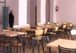 В Песочинском коллегиуме из-за отравления на уроки не пришли больше 20 учеников. Что стало причиной недуга, пока неясно