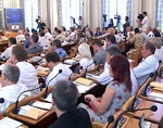 Депутаты облсовета просят у Кабмина денег на авто и мобильные телефоны