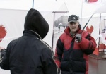 Пикетчики на площади Свободы утверждают, что их палатки хотели свернуть чиновники горисполкома