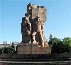 Блок Витренко просит оставить «Героев революции» на площади Конституции