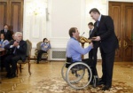 Президент наградил харьковских паралимпийцев