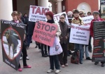 Харьков не готов к Евро-2012? Защитники животных встретили Платини акцией протеста