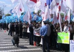 Несколько тысяч человек на площади Свободы. Оппозиция стояла против договоренностей Медведева и Януковича, а «регионалы» - против оппозиции