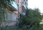 В Харькове из окна 4 этажа выпала 4-летняя девочка