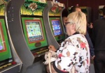 Охота на запрещенный азарт. Налоговики ищут в Харькове игровые автоматы