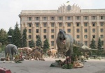 На площади Свободы появились динозавры