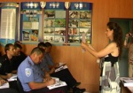 Милиционеры садятся за парты. Изучают английский, чтобы во время Евро-2012 достойно принимать интуристов