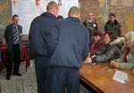 Заключенные и солдаты не смогут проголосовать на местных выборах? Президента просят ветировать закон