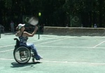 В инвалидных колясках и с ракеткой в руках. В Харькове открылся первый в Украине теннисный турнир спортсменов-колясочников