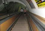 На станции метро «Советская» меняют вал эскалатора