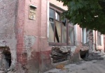В центре Харькова рушится старый дом. Местные жители боятся, что при сносе зацепит и соседние здания