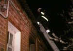 Женщина пыталась потушить свой дом и надышалась угарным газом