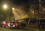 На проспекте Ленина сгорел магазин спорттоваров. Из жилой пятиэтажки спасатели эвакуировали 30 человек