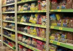 В харьковских супермаркетах появились полки с дешевыми продуктами