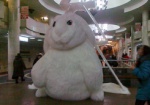 В метрополитене «поселился» четырехметровый кролик