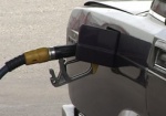 АМКУ расследует, почему не снизили цены на бензин