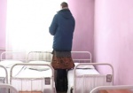 Самой высокой женщине Украины, которая отбывает наказание в харьковской колонии, переделали кровать и рабочее место