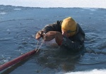 Спасательная практика. Курсанты университета гражданской защиты показали, как помочь провалившемуся под лед