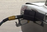 Нефтетрейдеры снизили цены на бензин